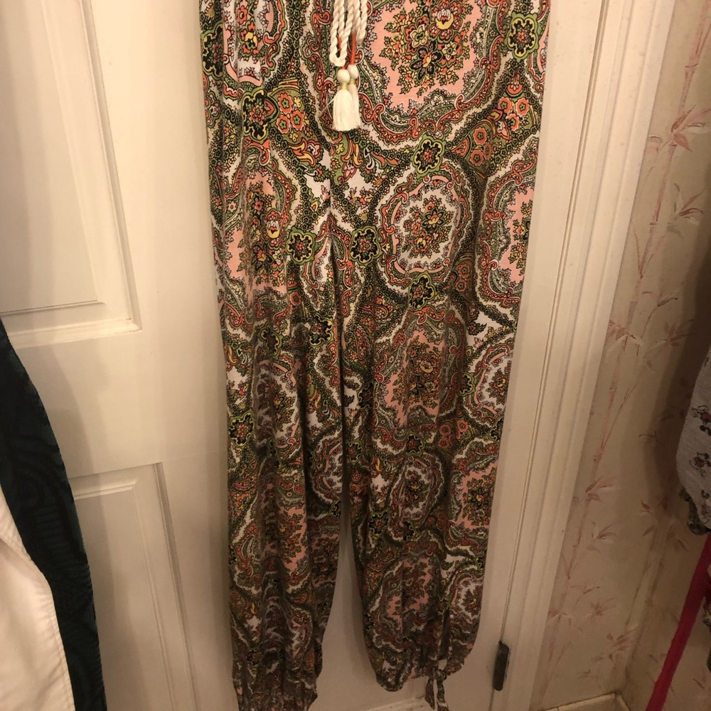 Pants. Elastic waist, tie at the bottom.